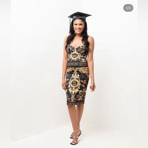 I wore this dress only 1 time for my graduation ceremony. Looks brand new